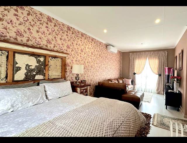 7 BEDROOM HOUSE FOR SALE IN THREE RIVERS